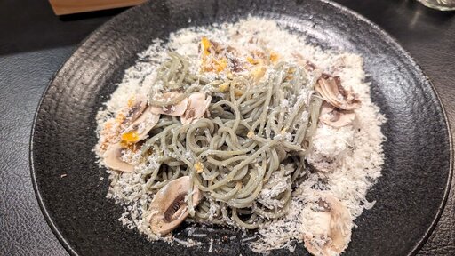 パルミジャーノとマッシュルームのお蕎麦