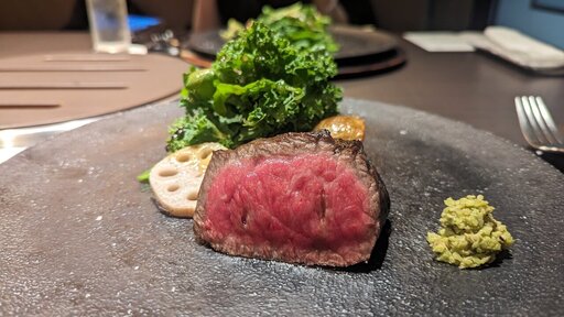 佐賀牛赤身ステーキ 無農薬サラダと共に