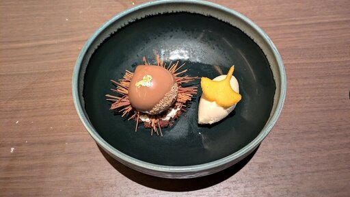 マロンムースとアプリコット チョコレートのクランブル 〜栗拾い〜