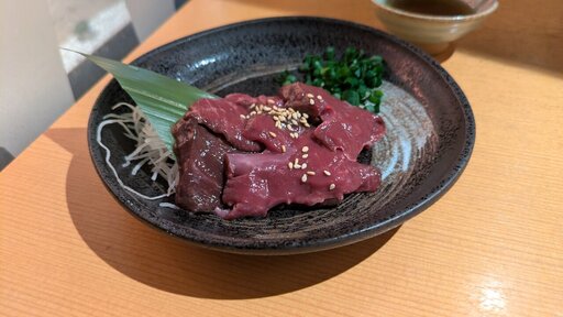 ミンク鯨のハツ刺し