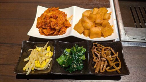 キムチ盛合せとナムル盛り合わせ