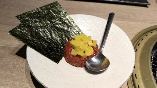 【刺し】肉とろたくユッケ