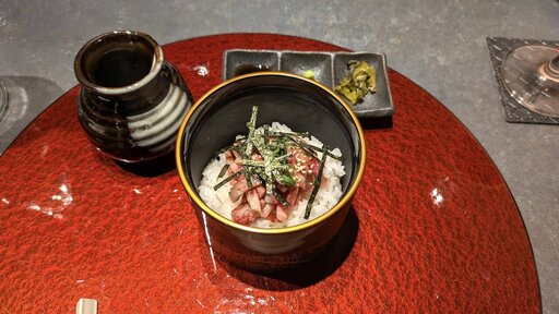 【食事】最高級A5黒毛和牛生肉を使用したひつまぶし