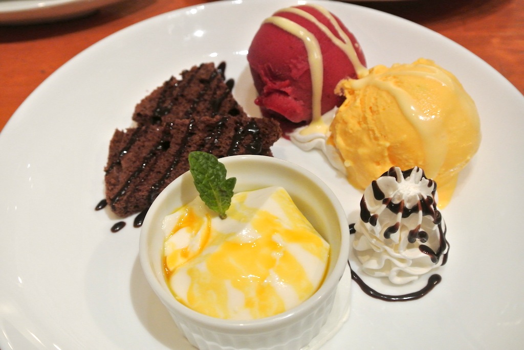 http://dinner.tokyo-review.com/image/DSC_0973.JPG