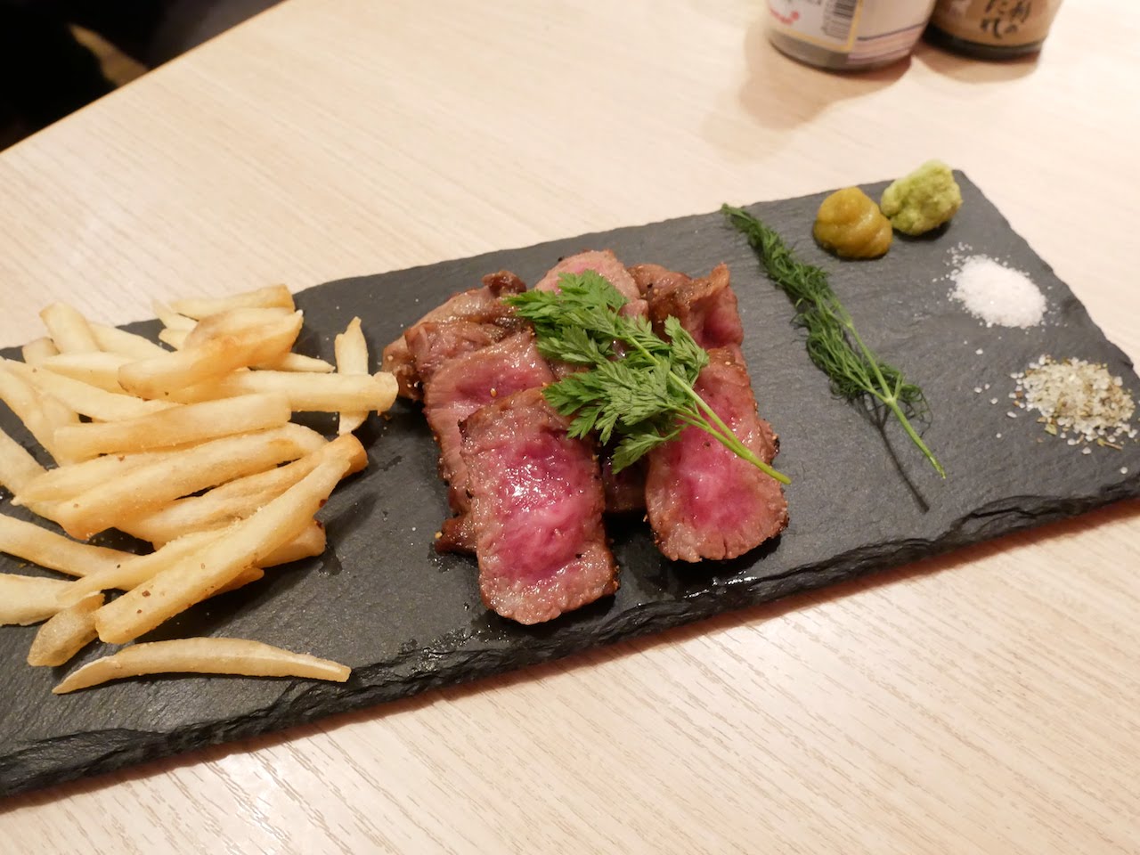 http://dinner.tokyo-review.com/images/1080936.jpg