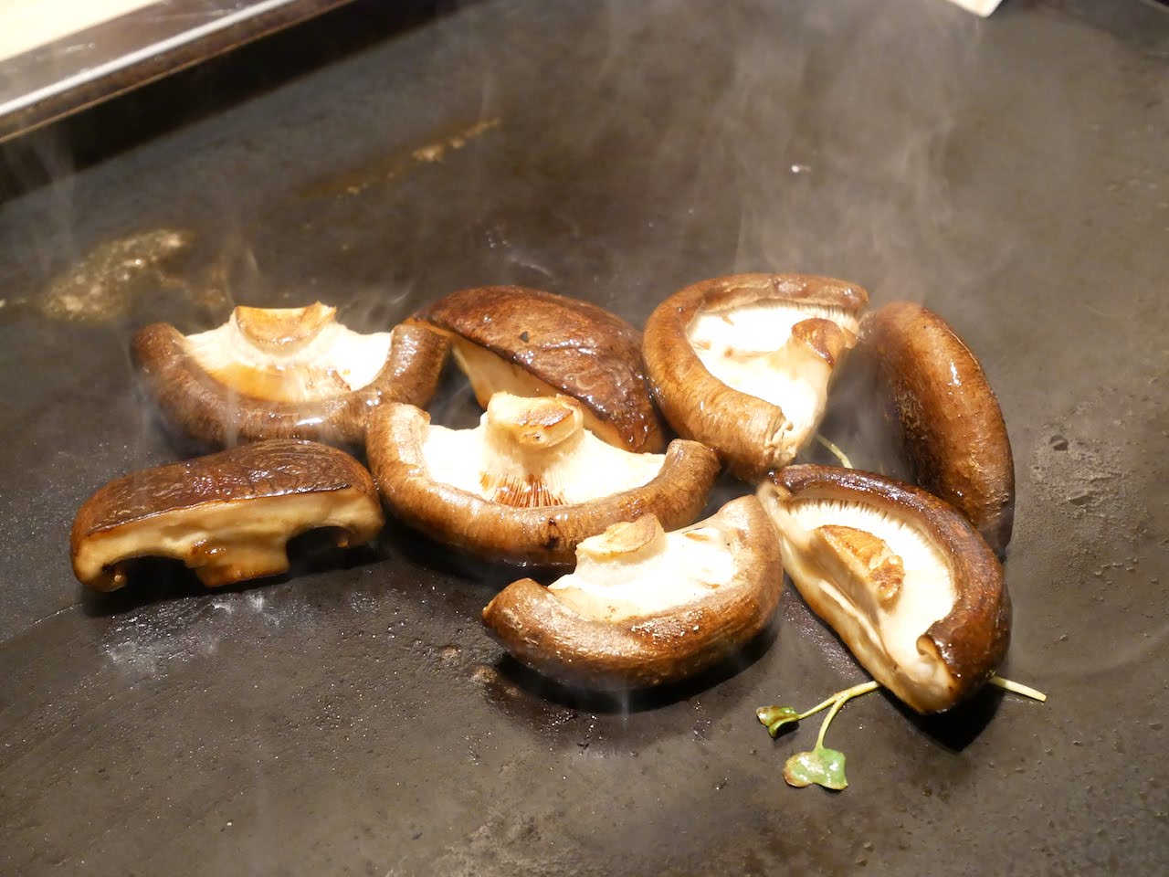 http://dinner.tokyo-review.com/images/1100608.jpg