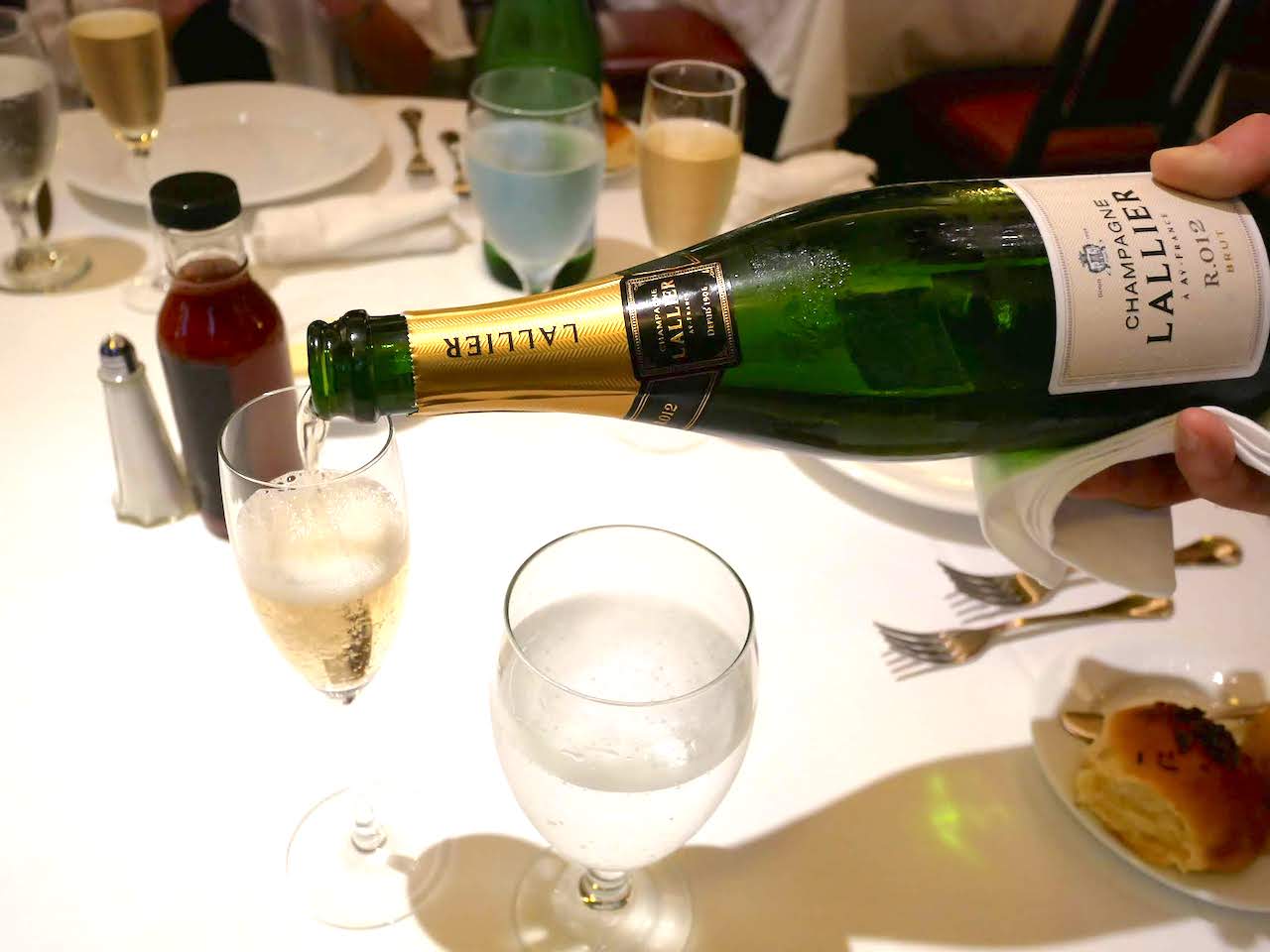 http://dinner.tokyo-review.com/images/1150668.jpg