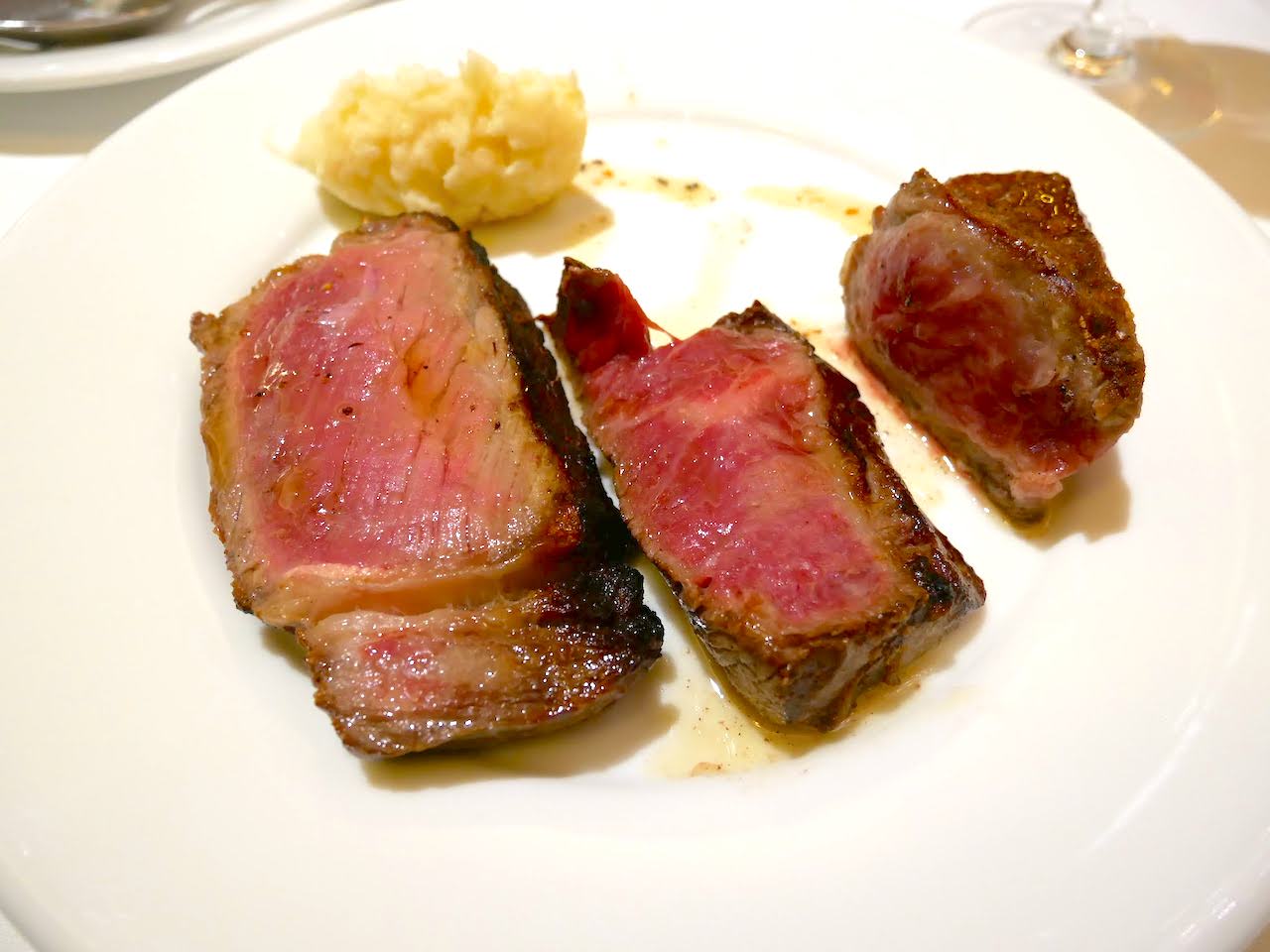 http://dinner.tokyo-review.com/images/1150757.jpg