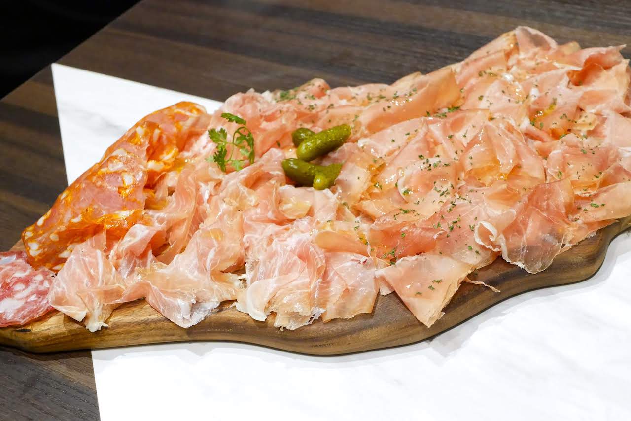 http://dinner.tokyo-review.com/images/1210265.jpg
