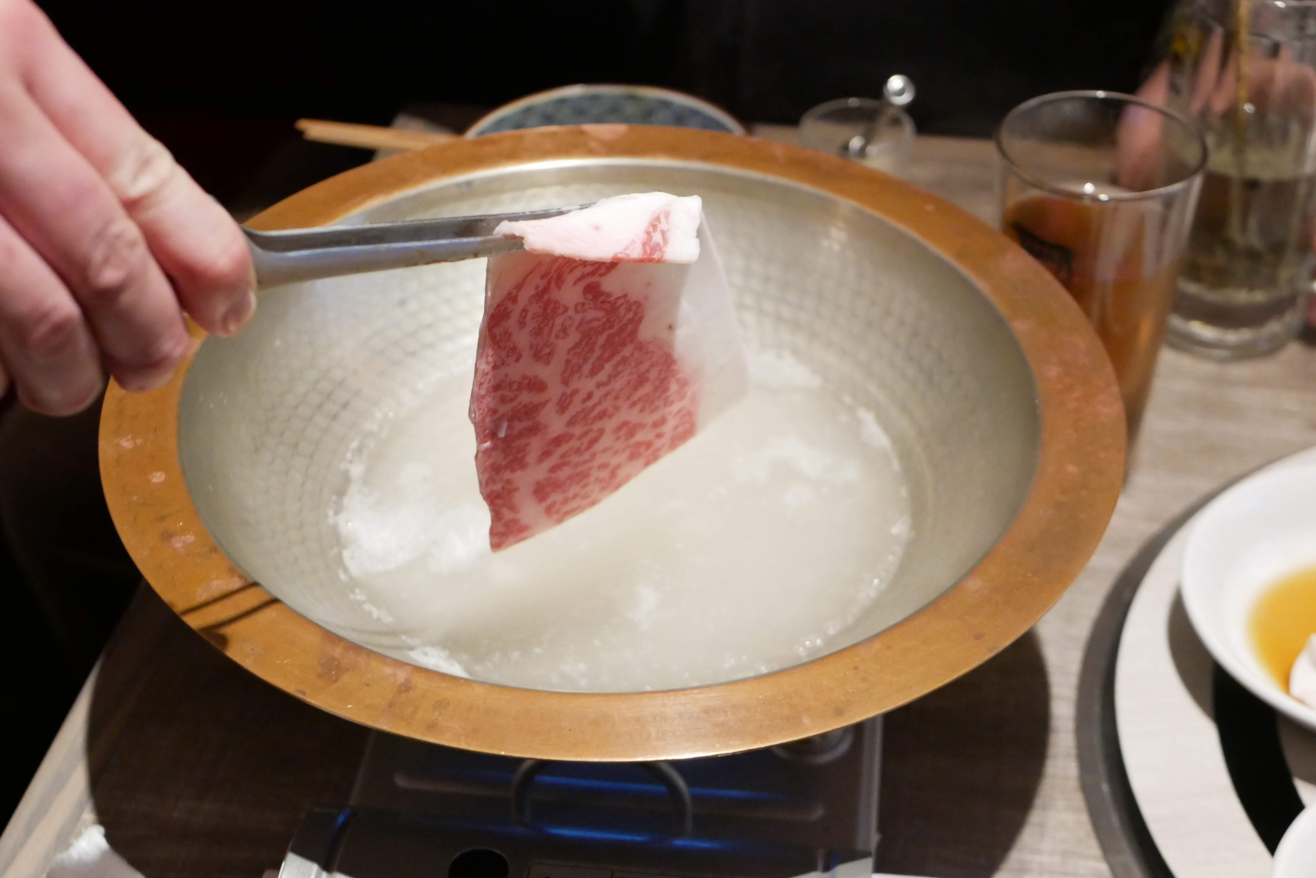 http://dinner.tokyo-review.com/images/1240709.jpg