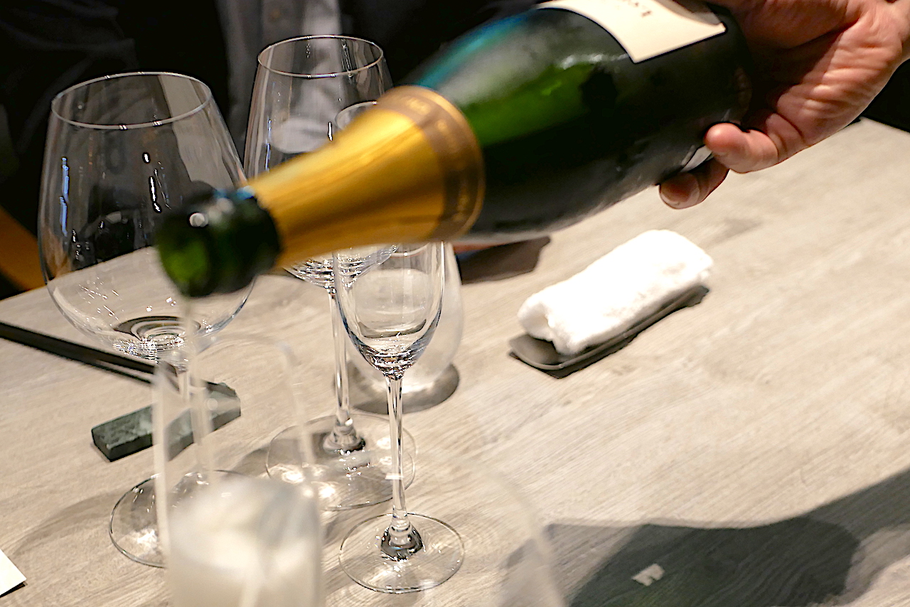 http://dinner.tokyo-review.com/images/1280505.jpg