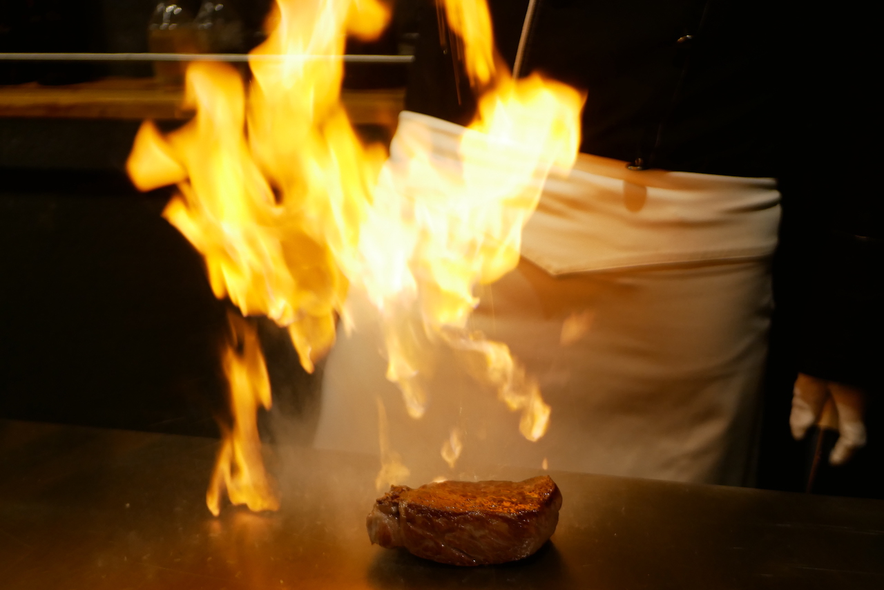 http://dinner.tokyo-review.com/images/1290718.jpg