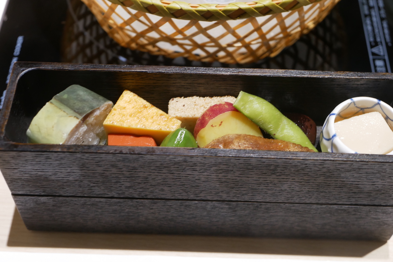 http://dinner.tokyo-review.com/images/1290839.jpg