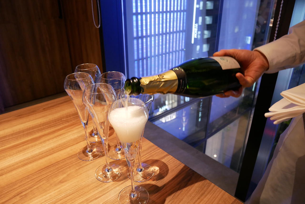 http://dinner.tokyo-review.com/images/1580976.jpg