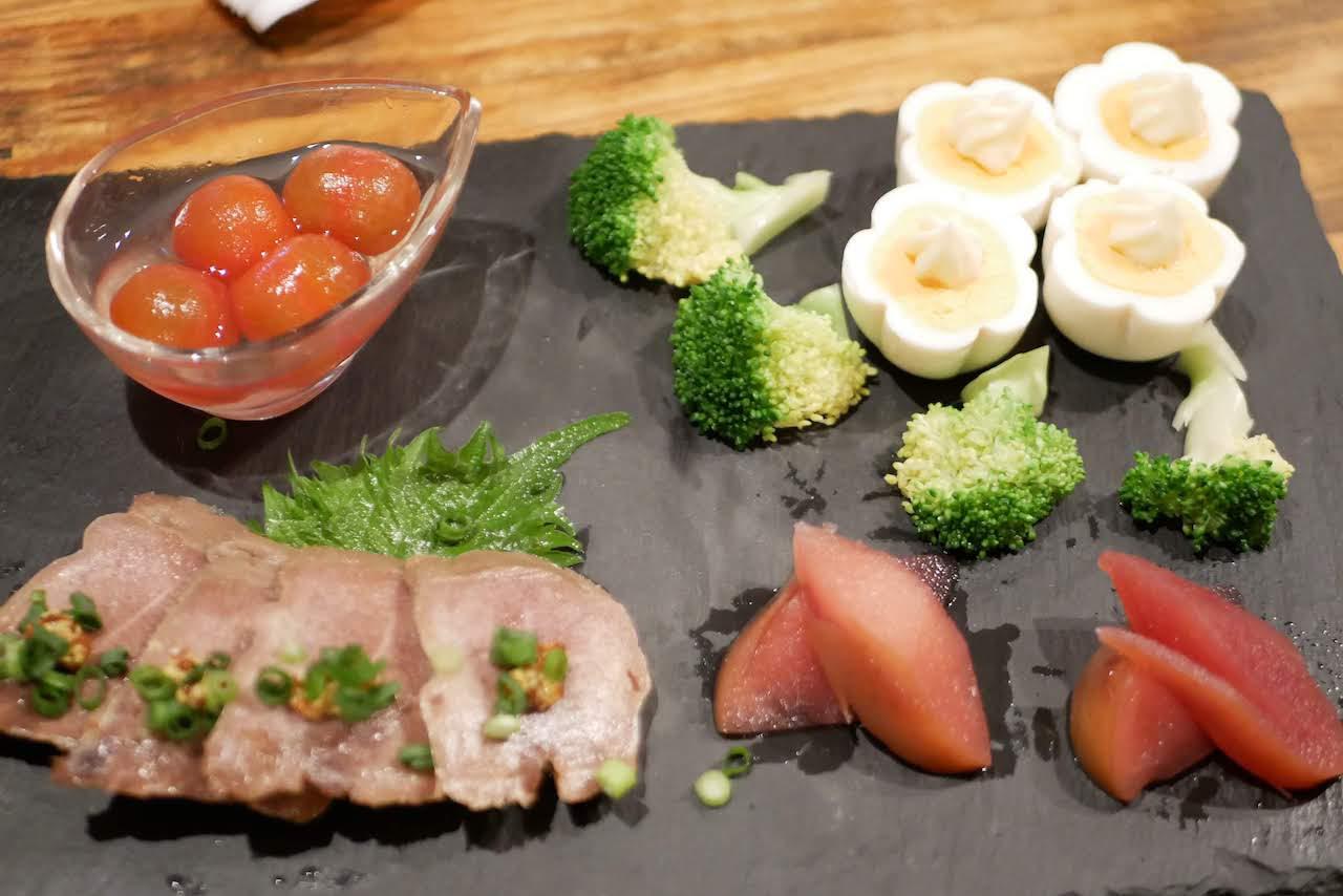 http://dinner.tokyo-review.com/images/3a2f050f1e969a9ff333c7584226bb477b190fcc.jpg