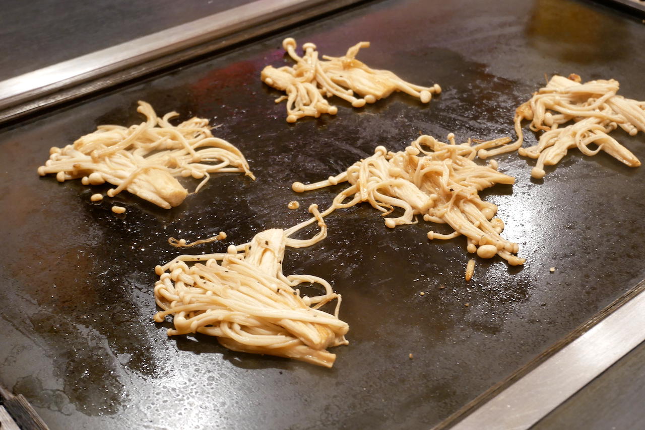 http://dinner.tokyo-review.com/images/47e0aa43e97ffa383ace97b8275de742965704ab.jpeg