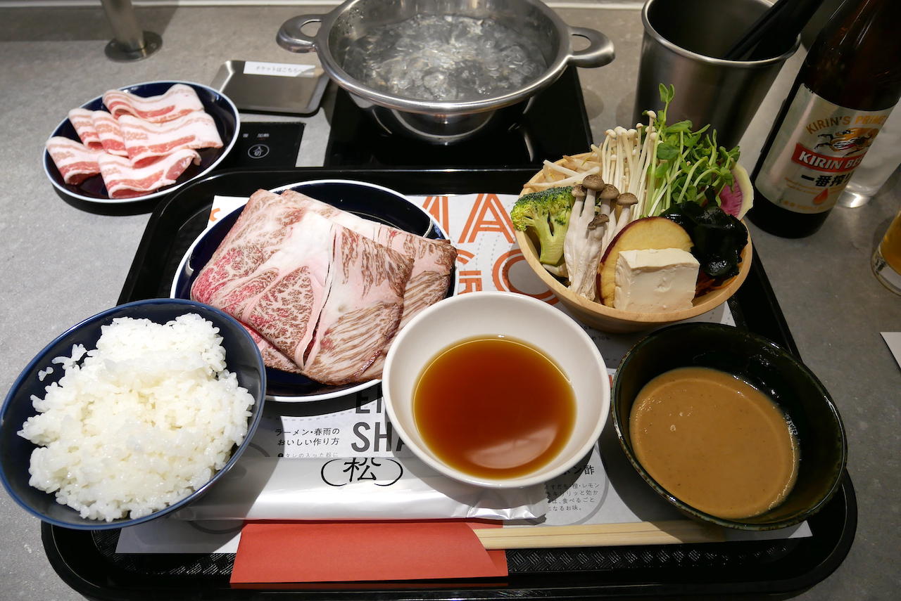 http://dinner.tokyo-review.com/images/5420ec7968b671c7823c89dbfe30d23e04e8be40.jpeg