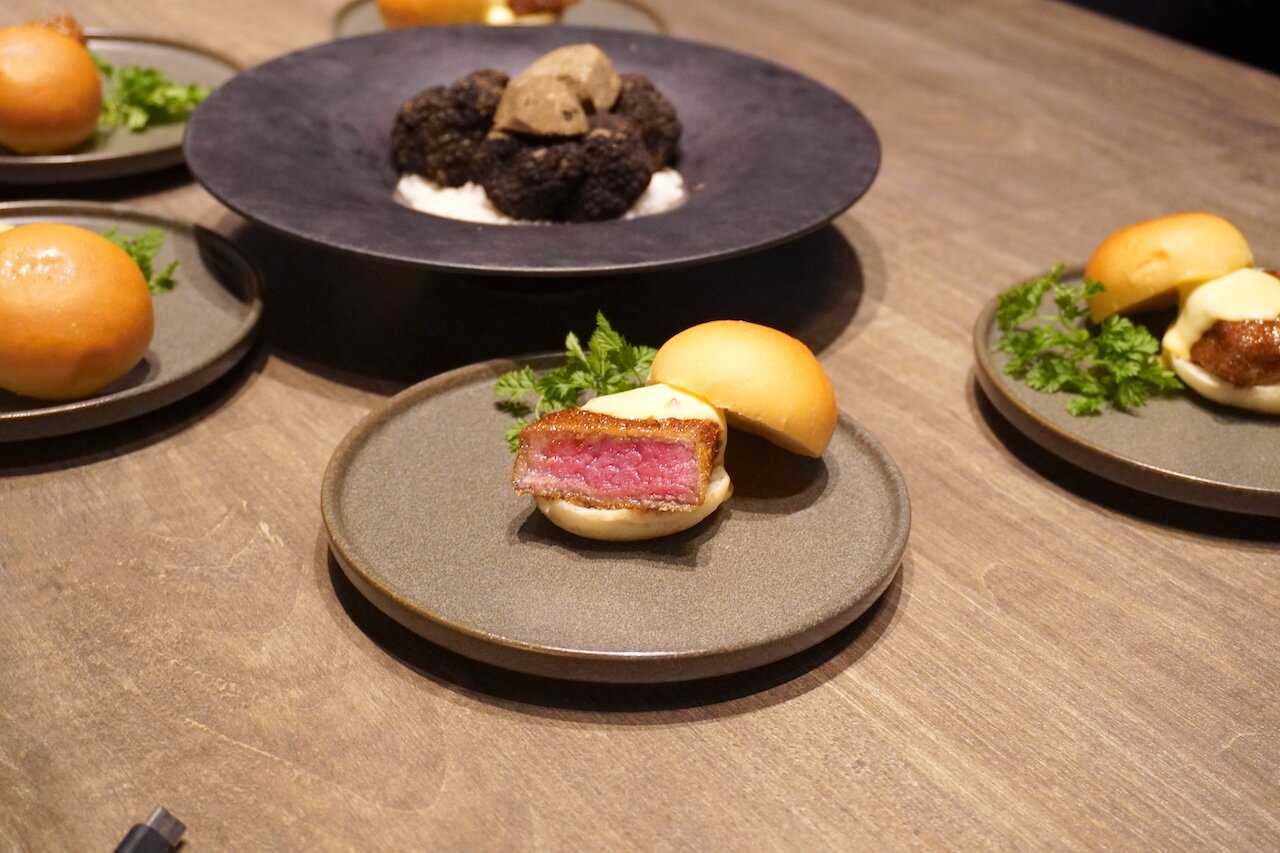 http://dinner.tokyo-review.com/images/DSC01650.JPG
