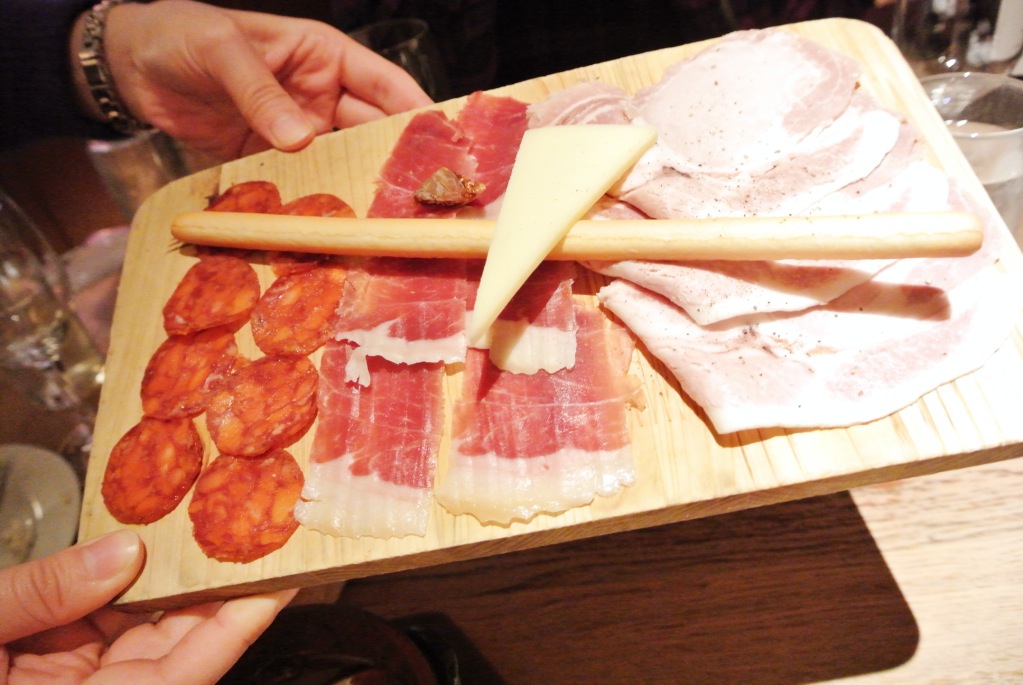 http://dinner.tokyo-review.com/images/DSC_2297_Fotor.jpg
