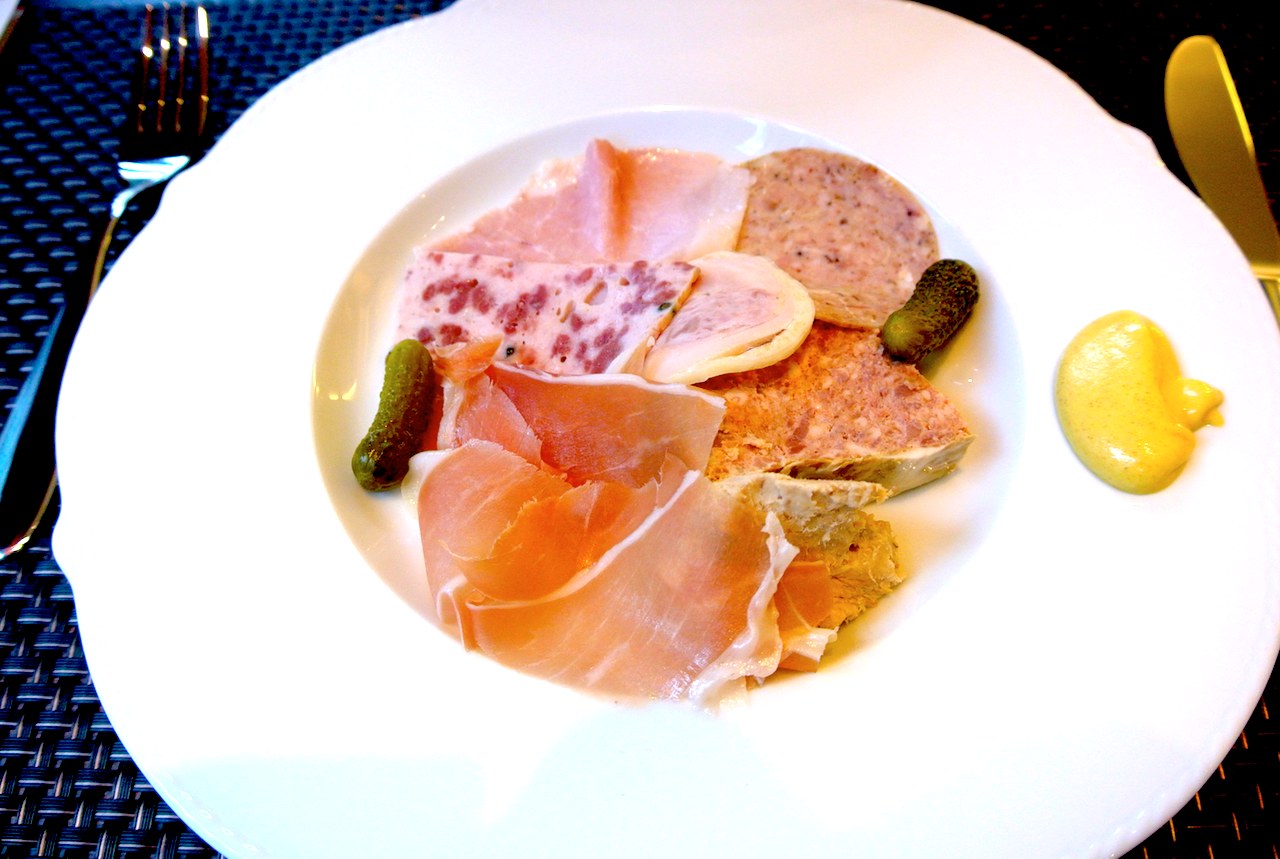 http://dinner.tokyo-review.com/images/DSC_8384.jpg