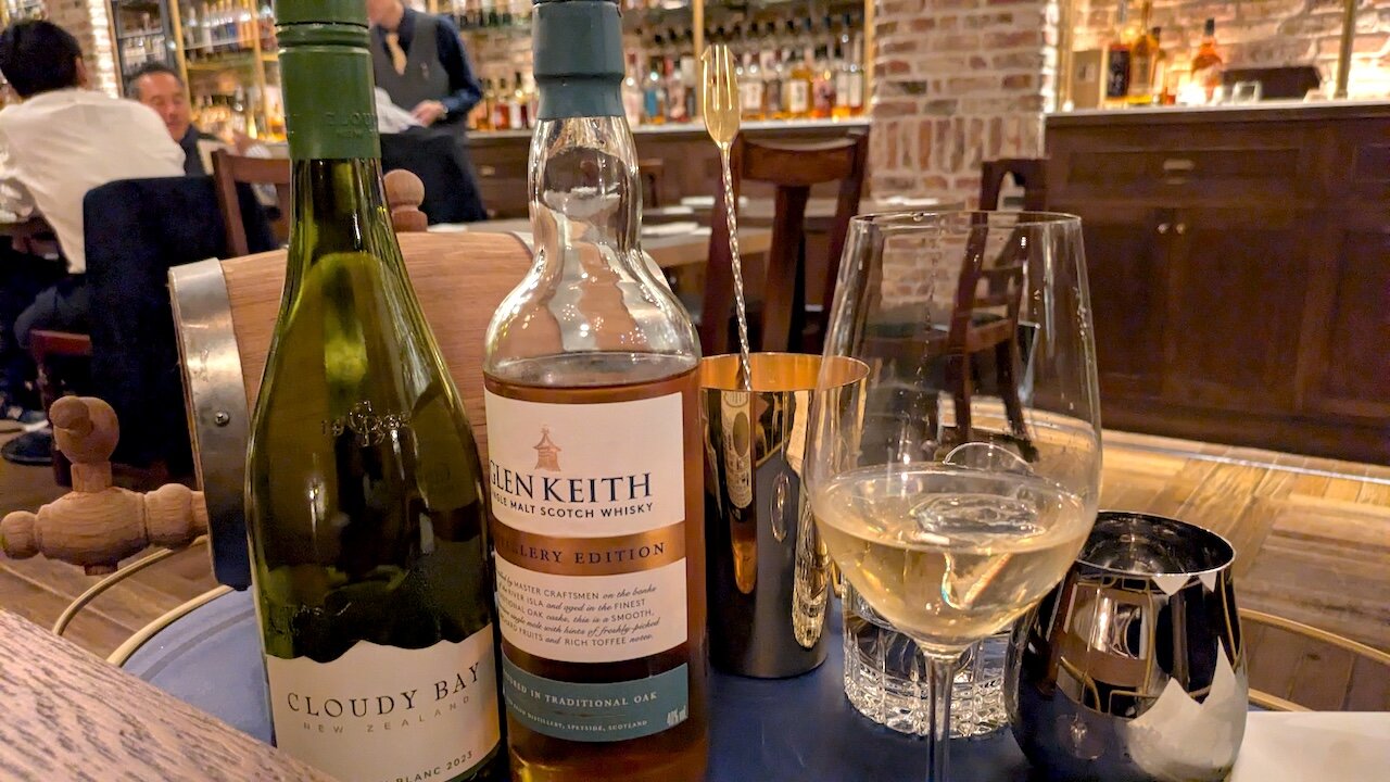 http://dinner.tokyo-review.com/images/cea7cff8caedfa5af4e354565c4a1879b801dc63.jpg