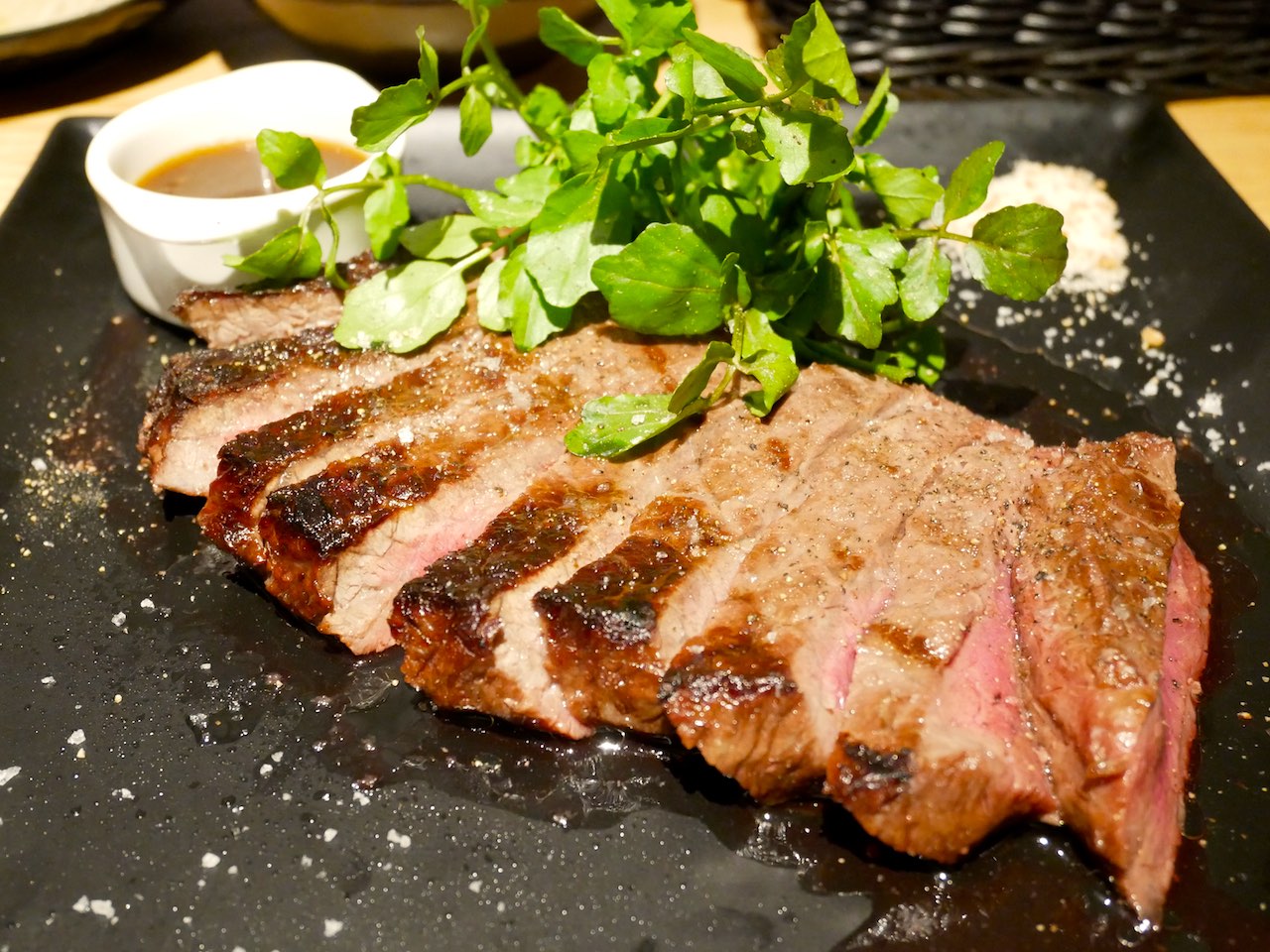 http://dinner.tokyo-review.com/images2/1010140.jpg