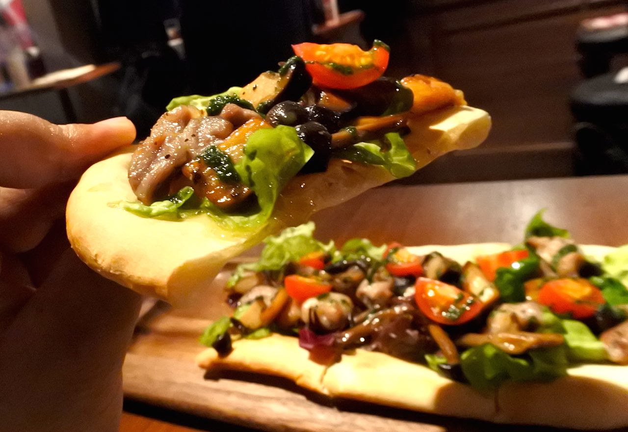 http://dinner.tokyo-review.com/images2/pizza.jpg