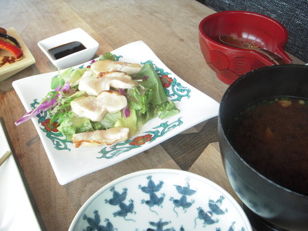 赤鶏ムネタタキさらだ
