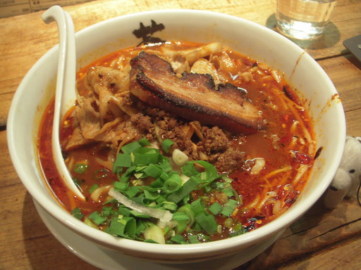 漢肉坦々麺