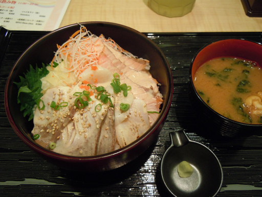 炙り3種ごまダレ丼