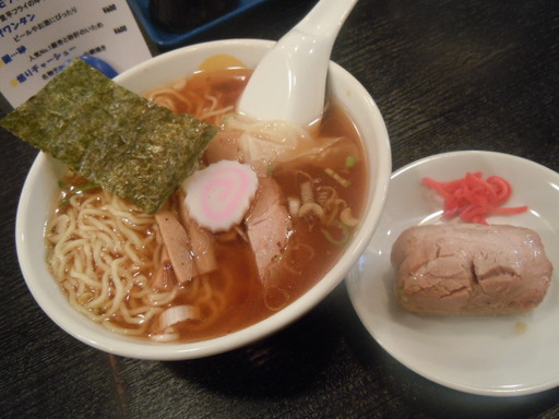 半東京ラーメンとチャーシューのにぎり