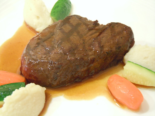 牛フィレ肉のグリル マディラソース