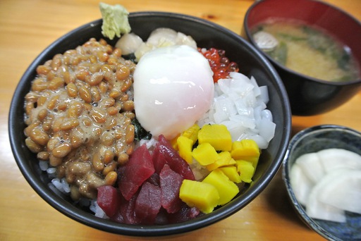 ばくだん丼
