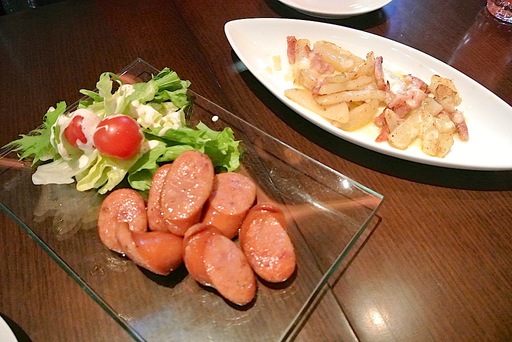 ベーコンポテトのチーズ焼き、ソーセージのガラム焼き
