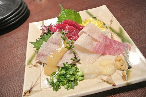 鯨刺し盛り合わせ