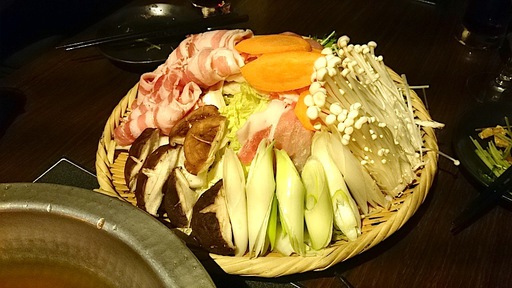 麦豚と季節野菜の茶しゃぶ～緑茶仕立て～