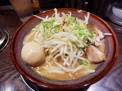 黒胡麻担々麺