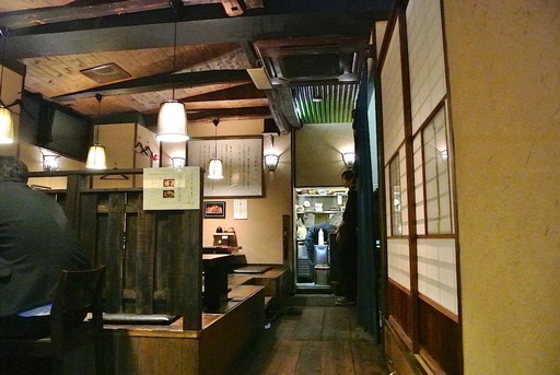 古民家風の店内
