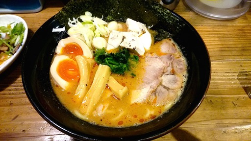こく辛わたるらーめん