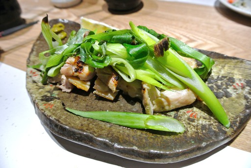 香潤鶏と九条葱の岩塩焼き