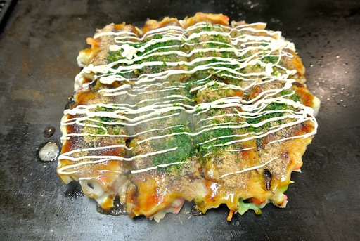 焼けたお好み焼き