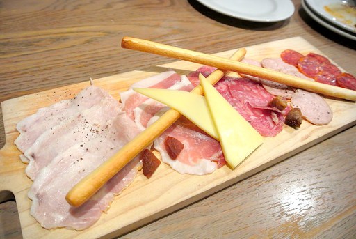 ハム盛り合わせ