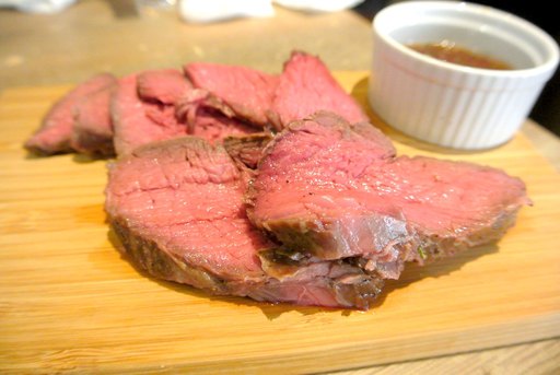 厚切りローストビーフ