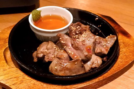 絶品!!鶏レバーのレア焼き