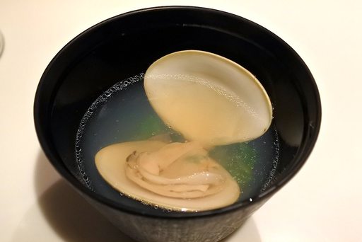 蛤と春キャベツのお吸い物