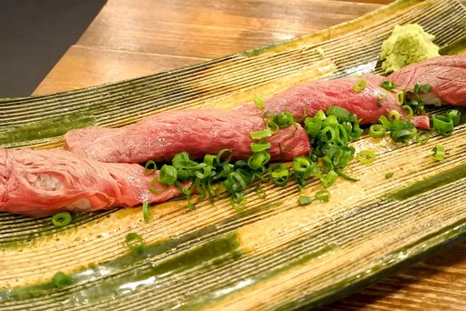 本店名物！黒毛和牛肉寿司盛り合わせ