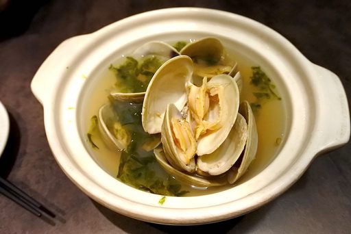 白ハマグリの酒蒸し