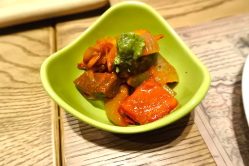 お通しは夏野菜のラタトゥイユ