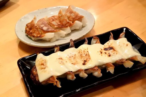 チーズ餃子とピリ辛島餃子