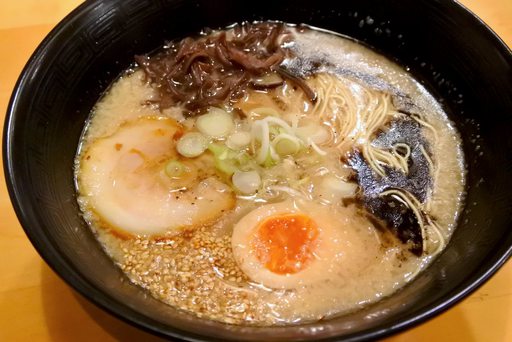 本場博多屋台とんこつ麺
